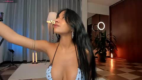 Snapshot of karinnixx chatting on June 2026 04:55:02 PM Karin online show from June 2026 04:55:02 PM
