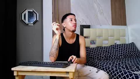 Snapshot of karl_kalvin chatting on November 2025 02:23:02 AM KARLA Y KALVIN online show from November 2025 02:23:02 AM