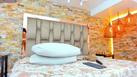 Snapshot of karla_dunn chatting on January 2025 08:29:01 PM Karla online show from January 2025 08:29:01 PM