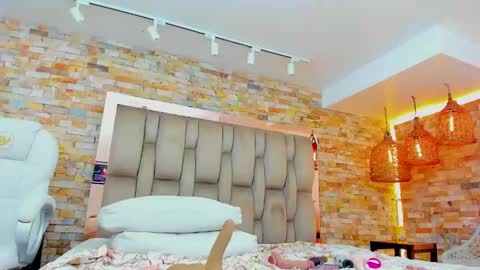 Snapshot of karla_dunn chatting on January 2025 03:00:01 AM Karla online show from January 2025 03:00:01 AM