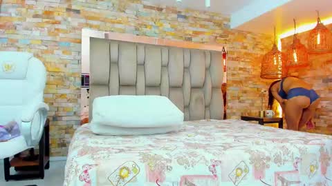 Snapshot of karla_dunn chatting on February 2025 07:52:01 PM Karla online show from February 2025 07:52:01 PM