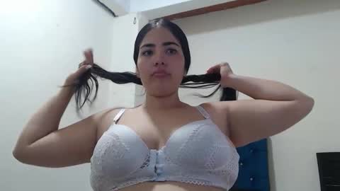 karla_lov2 online show from November 2025 02:40:02 PM
