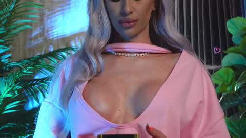 KarlaBart online show from October 2025 07:58:02 PM