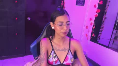 Snapshot of karlaslutskinny__ chatting on April 2026 09:39:01 PM karlaslutskinny__ online show from April 2026 09:39:01 PM