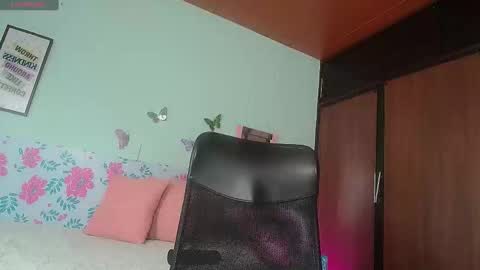 Snapshot of karlathmia chatting on September 2025 01:39:02 AM MARIA JONES 700AM COLOMBIA online show from September 2025 01:39:02 AM