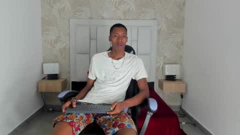 karllhil online show from September 2025 11:45:01 AM