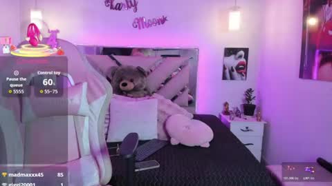 Snapshot of karly_moonn chatting on June 2026 01:10:01 AM Karly Moonns online show from June 2026 01:10:01 AM
