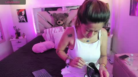 Snapshot of karly_moonn chatting on July 2026 12:39:02 AM Karly Moonns online show from July 2026 12:39:02 AM