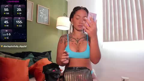 Snapshot of karlye_5 chatting on October 2025 12:47:01 PM Karlye online show from October 2025 12:47:01 PM