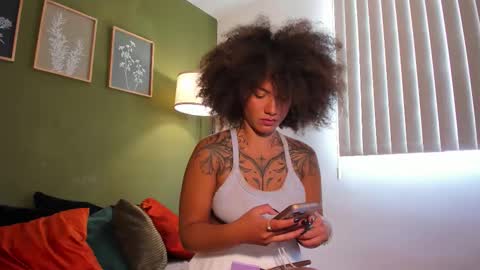 Snapshot of karlye_5 chatting on November 2025 05:13:01 PM Karlye online show from November 2025 05:13:01 PM