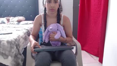 Independent model online show from February 2025 06:56:02 PM
