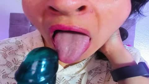 Karol online show from November 2025 02:24:02 PM