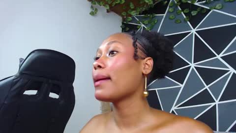 Karol  online show from October 2025 07:46:02 PM