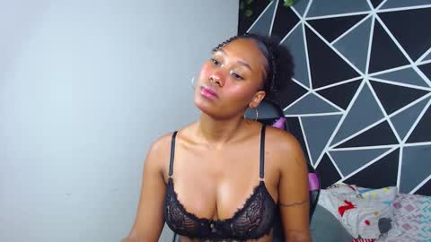 Karol  online show from October 2025 07:12:02 PM