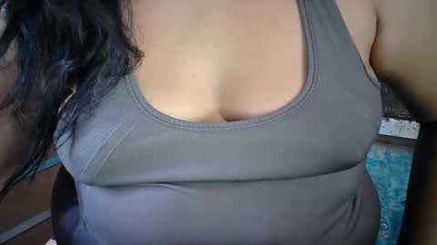 karolbb online show from December 2024 05:20:02 PM