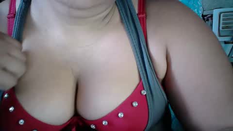 karolbb online show from December 2024 07:32:02 PM