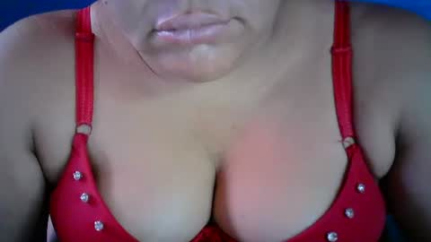 karolbb online show from December 2024 02:16:02 PM