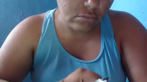 karolbb online show from December 2024 01:41:01 PM