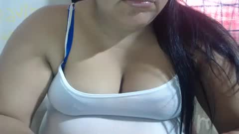 karolbb online show from December 2024 12:24:01 PM