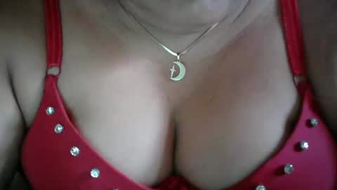 karolbb online show from March 2025 10:21:01 PM