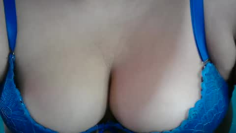 karolbb online show from March 2025 11:29:02 AM