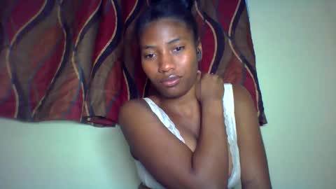 karoliee online show from June 2026 04:56:02 PM