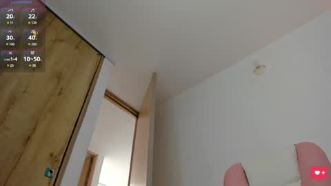 Snapshot of karolina_evans chatting on October 2025 12:25:02 PM karolina_evans online show from October 2025 12:25:02 PM