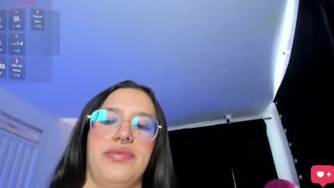 Snapshot of karolina_evans chatting on July 2026 02:04:01 PM karolina_evans online show from July 2026 02:04:01 PM
