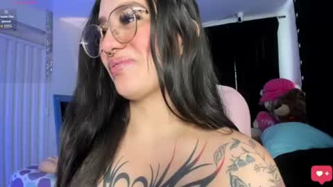 Snapshot of karolina_evans chatting on July 2026 02:05:02 PM karolina_evans online show from July 2026 02:05:02 PM
