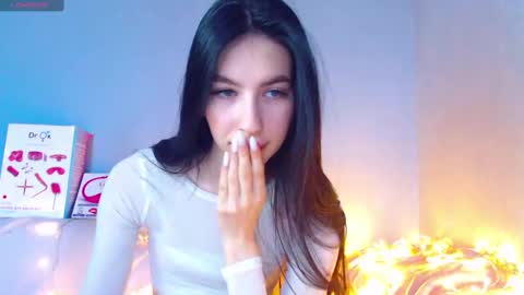 Snapshot of karolina_hottie_ chatting on December 2024 06:09:01 AM Kira online show from December 2024 06:09:01 AM
