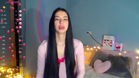 Snapshot of karolina_hottie_ chatting on September 2025 02:33:02 AM Kira online show from September 2025 02:33:02 AM