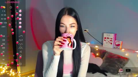 Snapshot of karolina_hottie_ chatting on September 2025 01:06:01 AM Kira online show from September 2025 01:06:01 AM