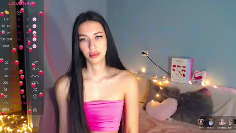 Kira online show from October 2025 02:00:02 AM