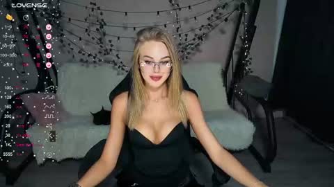Snapshot of karolinahayes chatting on July 2026 04:33:02 PM KarolinaHayes online show from July 2026 04:33:02 PM