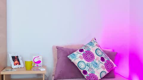 karolinahill online show from March 2025 07:28:02 PM