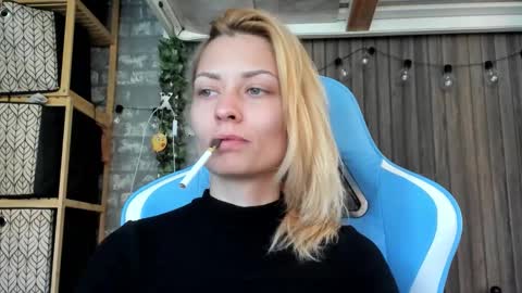 karoline121 online show from September 2025 12:06:01 PM