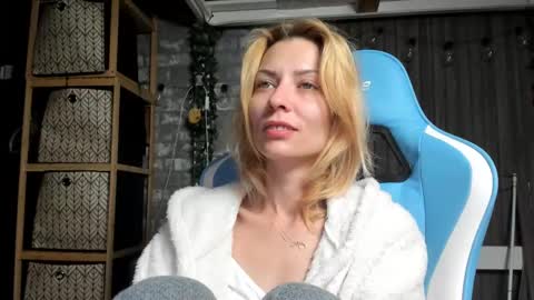 karoline121 online show from September 2025 03:11:01 AM