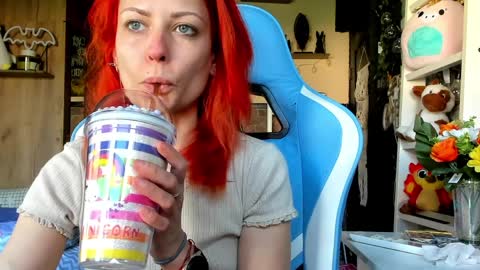 karoline121 online show from April 2026 08:00:02 AM