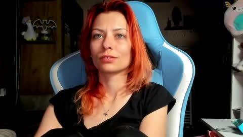 karoline121 online show from April 2026 09:04:01 PM