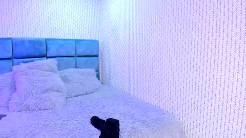 Karoline  online show from December 2024 12:33:01 AM