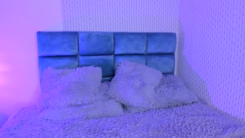 Karoline  online show from December 2024 09:18:02 PM