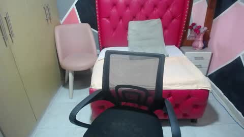 Snapshot of karoline_lov2 chatting on February 2025 07:42:01 PM karoline_lov2 online show from February 2025 07:42:01 PM