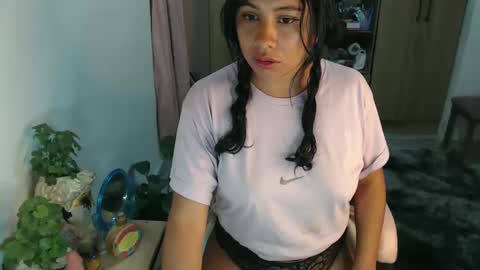 karolinecute online show from December 2024 06:45:01 AM
