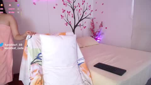Snapshot of karolkat_1 chatting on September 2025 02:08:01 PM Karolina 3 online show from September 2025 02:08:01 PM