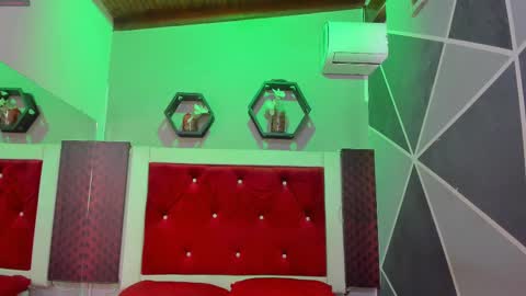 Karol online show from October 2025 12:01:02 PM