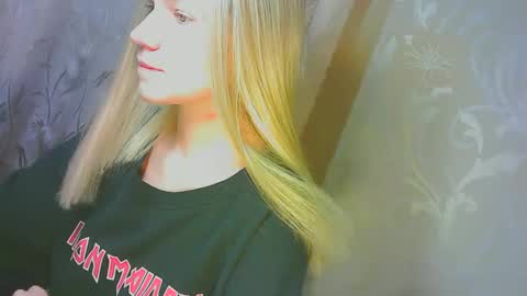 Caroline Fox online show from September 2025 09:22:01 AM