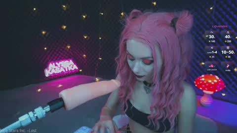 ALYSSA                online show from October 2025 02:42:02 PM