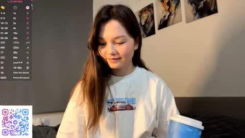 Kira online show from October 2025 02:04:01 PM