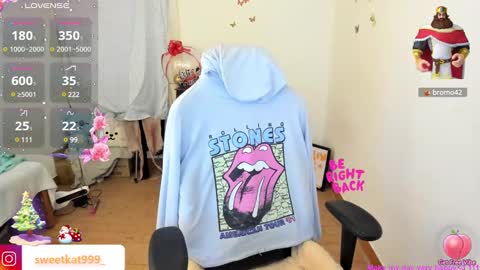 Snapshot of kat_ly_chan chatting on December 2024 07:54:01 PM Kat online show from December 2024 07:54:01 PM