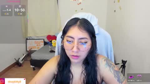 Snapshot of kat_ly_chan chatting on October 2025 12:06:01 AM Kat online show from October 2025 12:06:01 AM